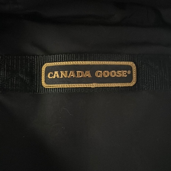 CANADA GOOSE LANGFORD PARKA 2062M Size: L BARELY USED GOOD AS NEW - Picture 1 of 9